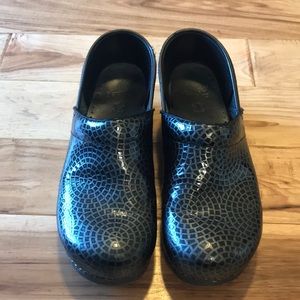 Dansko womens clogs (size 40)